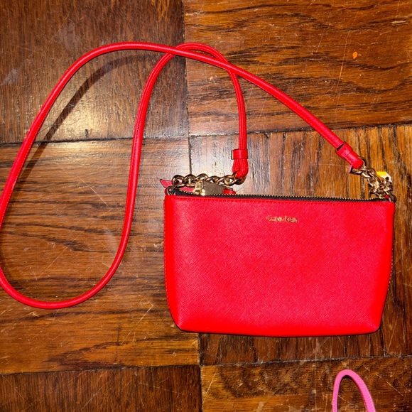 Calvin Klein Red Crossbody Bag - Picture 1 of 4